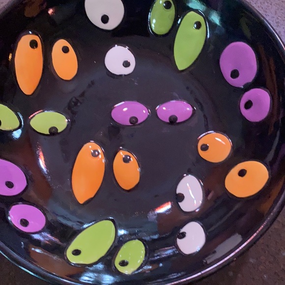 Cute Halloween bowl with google eyes - Picture 2 of 5